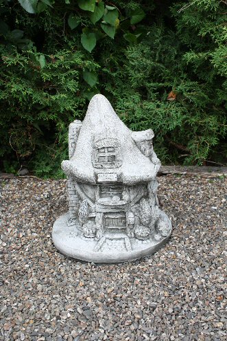KM73 Toadstool Cottage KM73 Toadstool Cottage